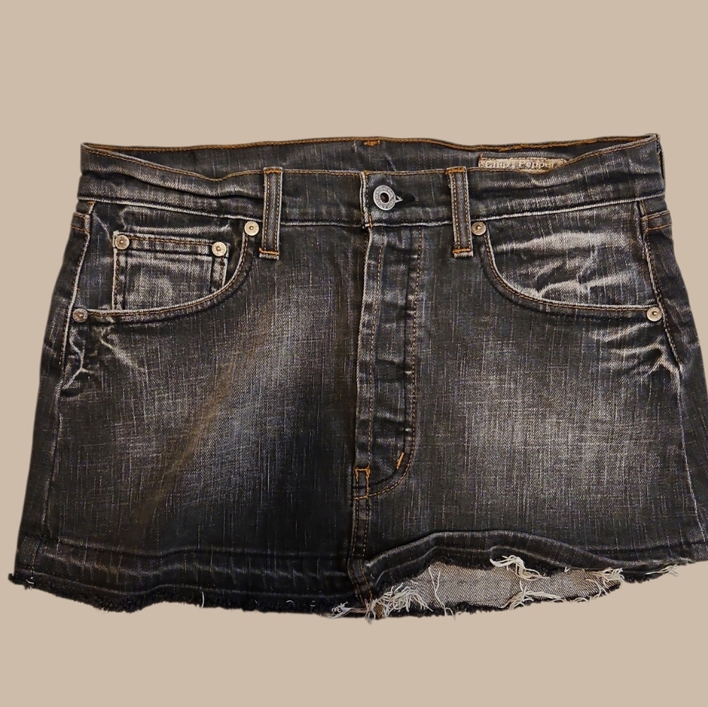 Chip & Pepper LA Denim Mini Skirt | Made in USA | Distressed Dark Wash | Size 26 - Picture 4 of 6